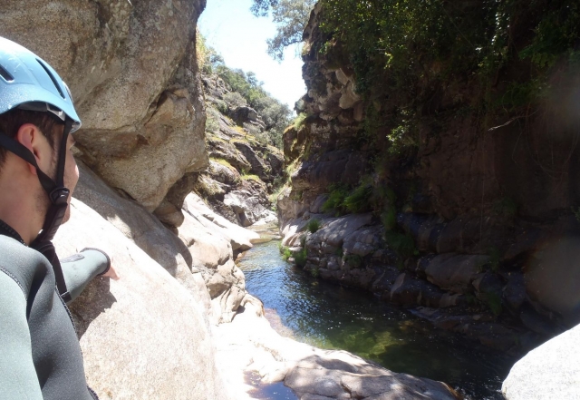 Mostrando el interior del barranco